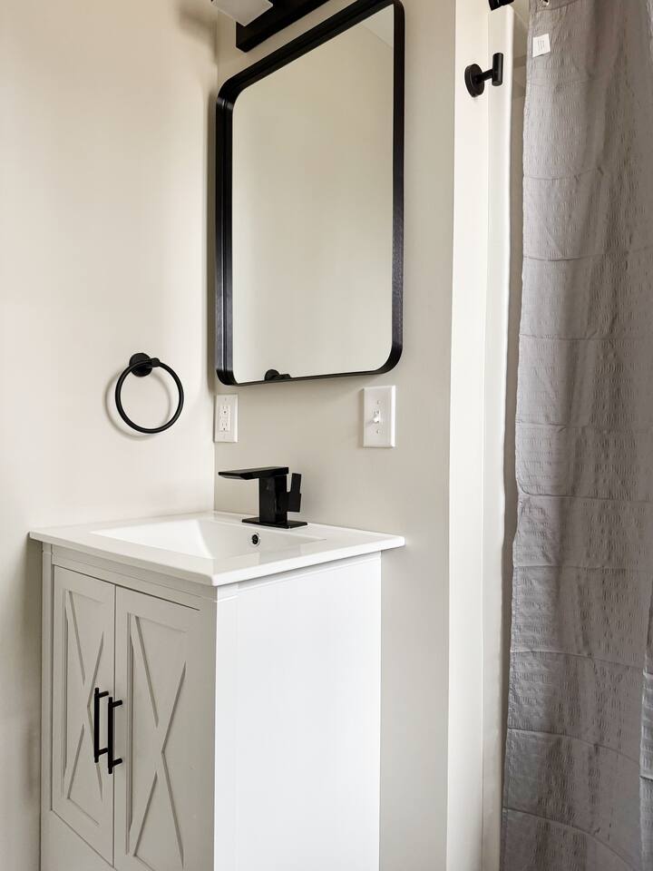 RiverStone D | KING 1BD/1BA Apt in Newburgh