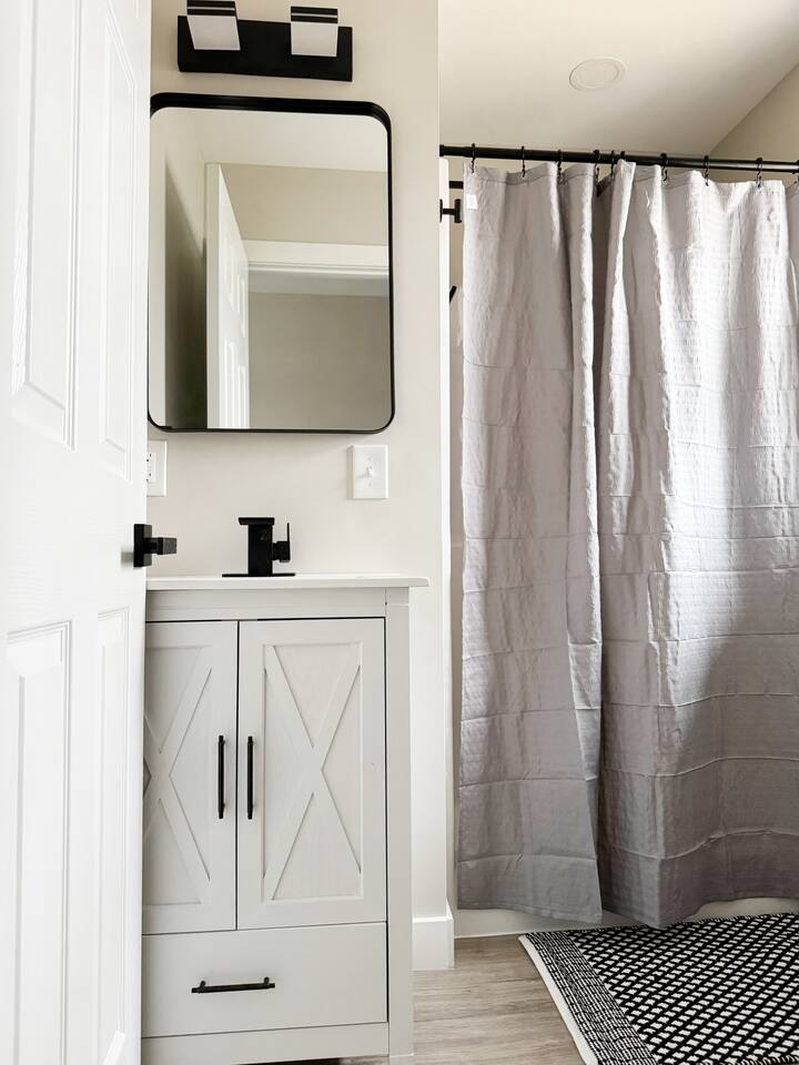 RiverStone D | KING 1BD/1BA Apt in Newburgh