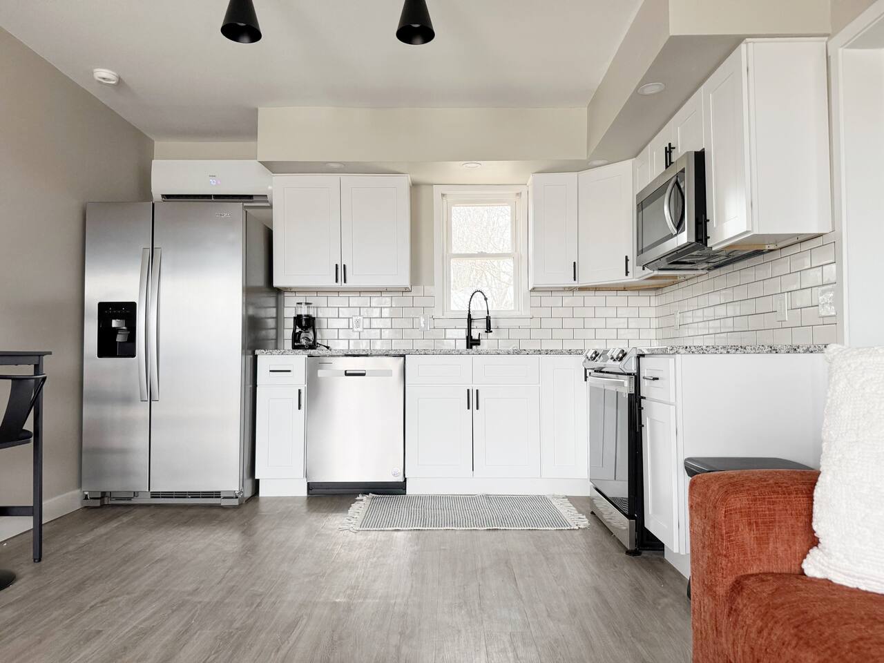 RiverStone D | KING 1BD/1BA Apt in Newburgh photo 3