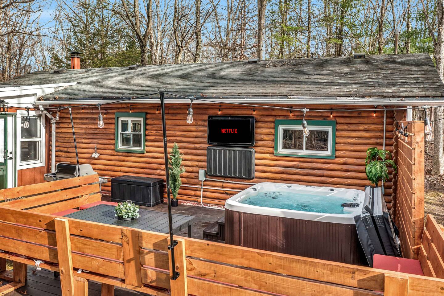 Log Cabin Retreat W/ Hot Tub in Poconos/Jim Thorpe