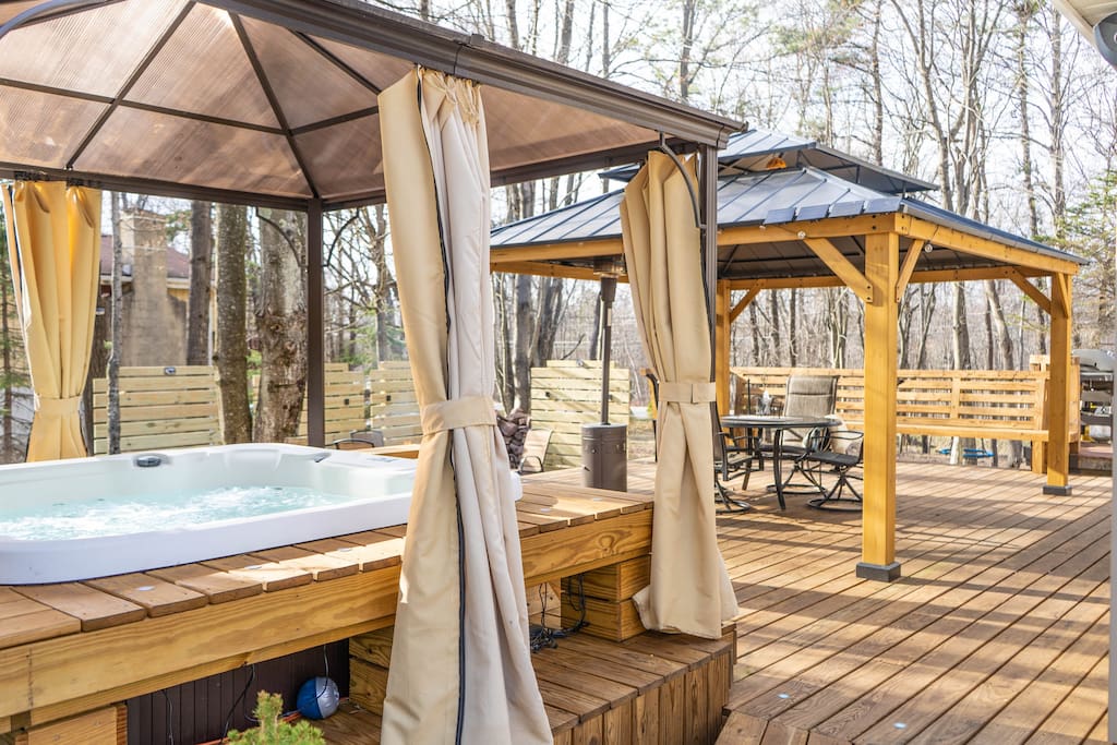 Mountain-Lake Getaway with Hot Tub