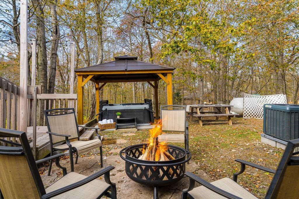 Pocono Retreat W/ Hottub/Games/Camelback/Kalahari