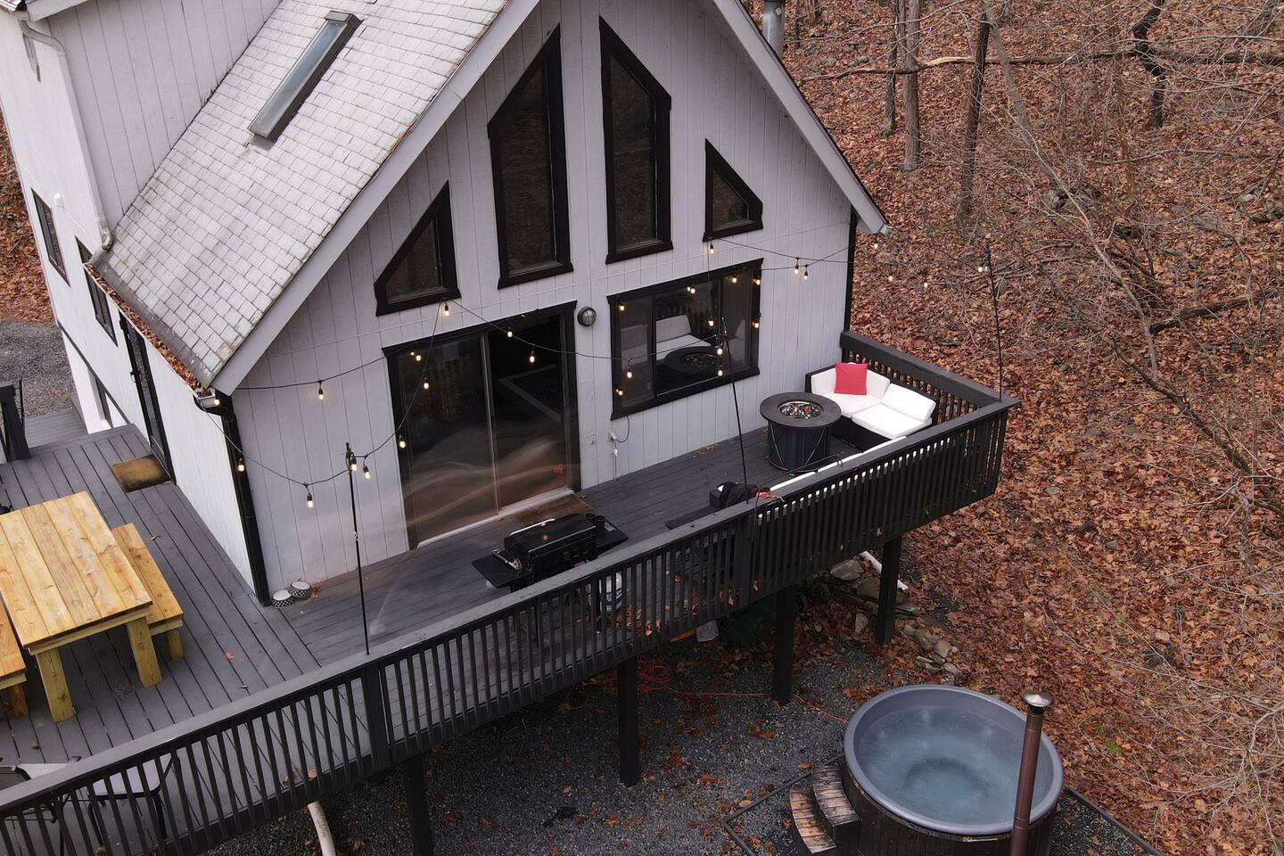 BLVCKCabin2 near Falls w/HotTub, Sauna & Game Room