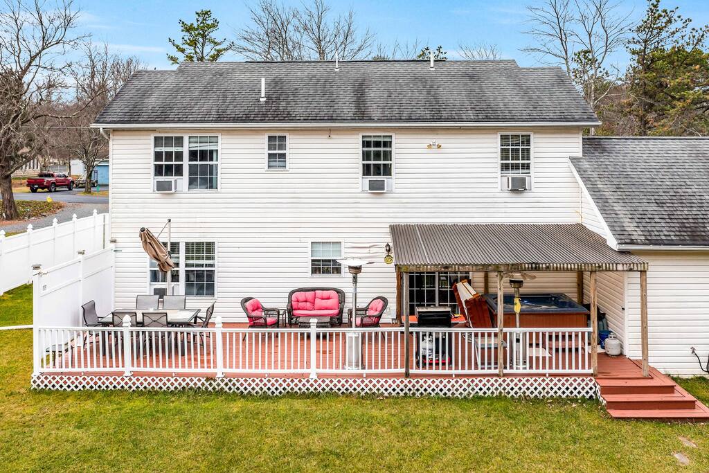 Pocono Escape w/ Hot Tub & Pool