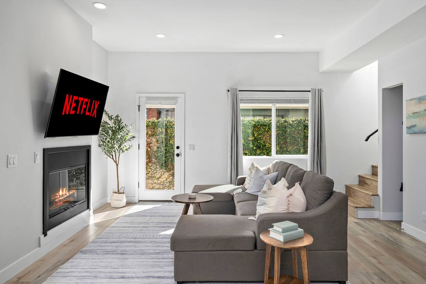 Spacious Family Home with Arcade Games Near Disney