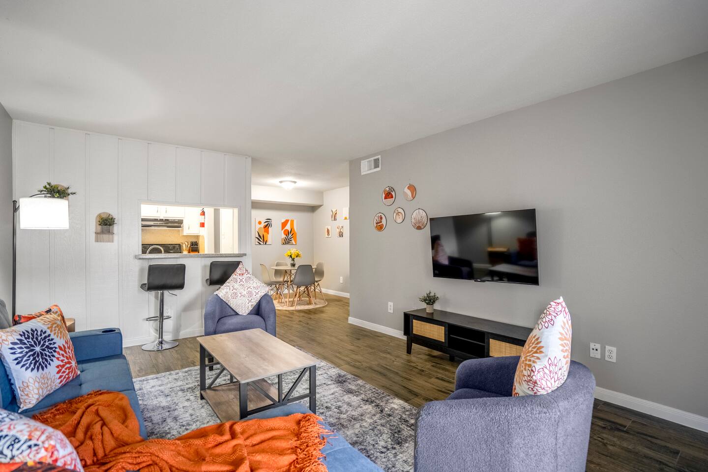 Towne Plaza Apartments #114 in the Galleria Area