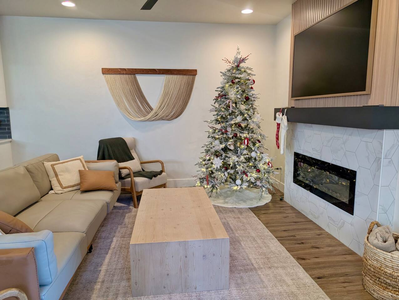 Romantic Luxury Retreat•Private Hot Tub•Stylish