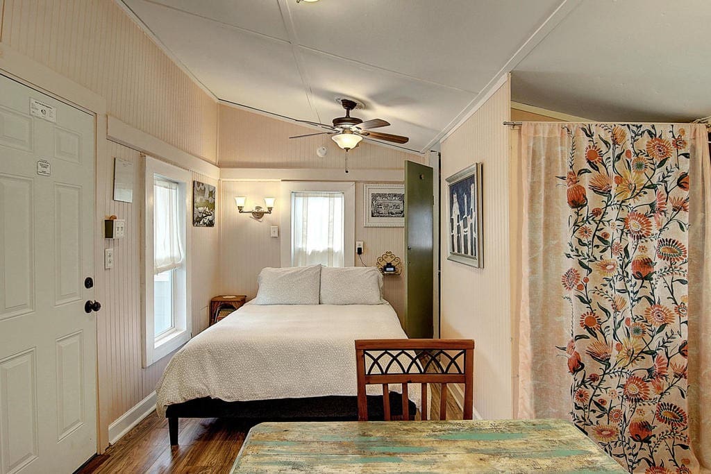 Anglers Court #15 Beach Cabana (1/1)