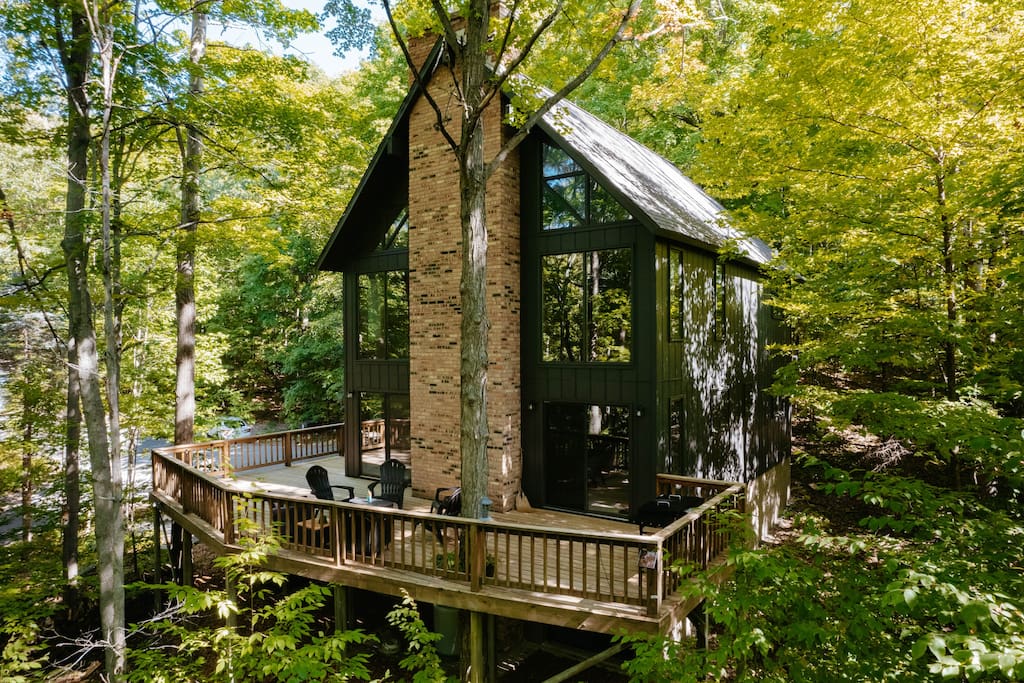 Chalet | Schuss Mo | Shanty Creek | Pool | Deck