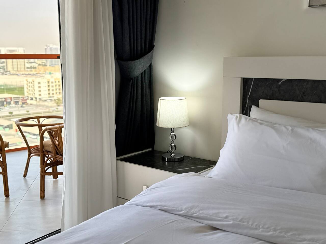 ASHRI Luxurious apt in Binghatti Avenue, AlJaddaf