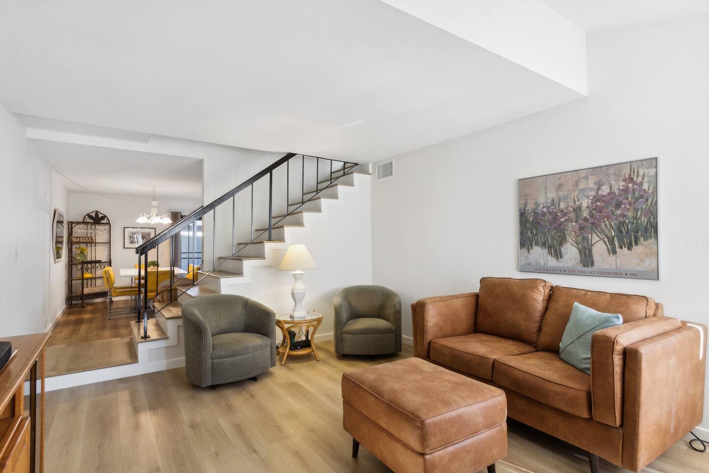 Townhouse with 6 pools, 2 golf courses, pickleball