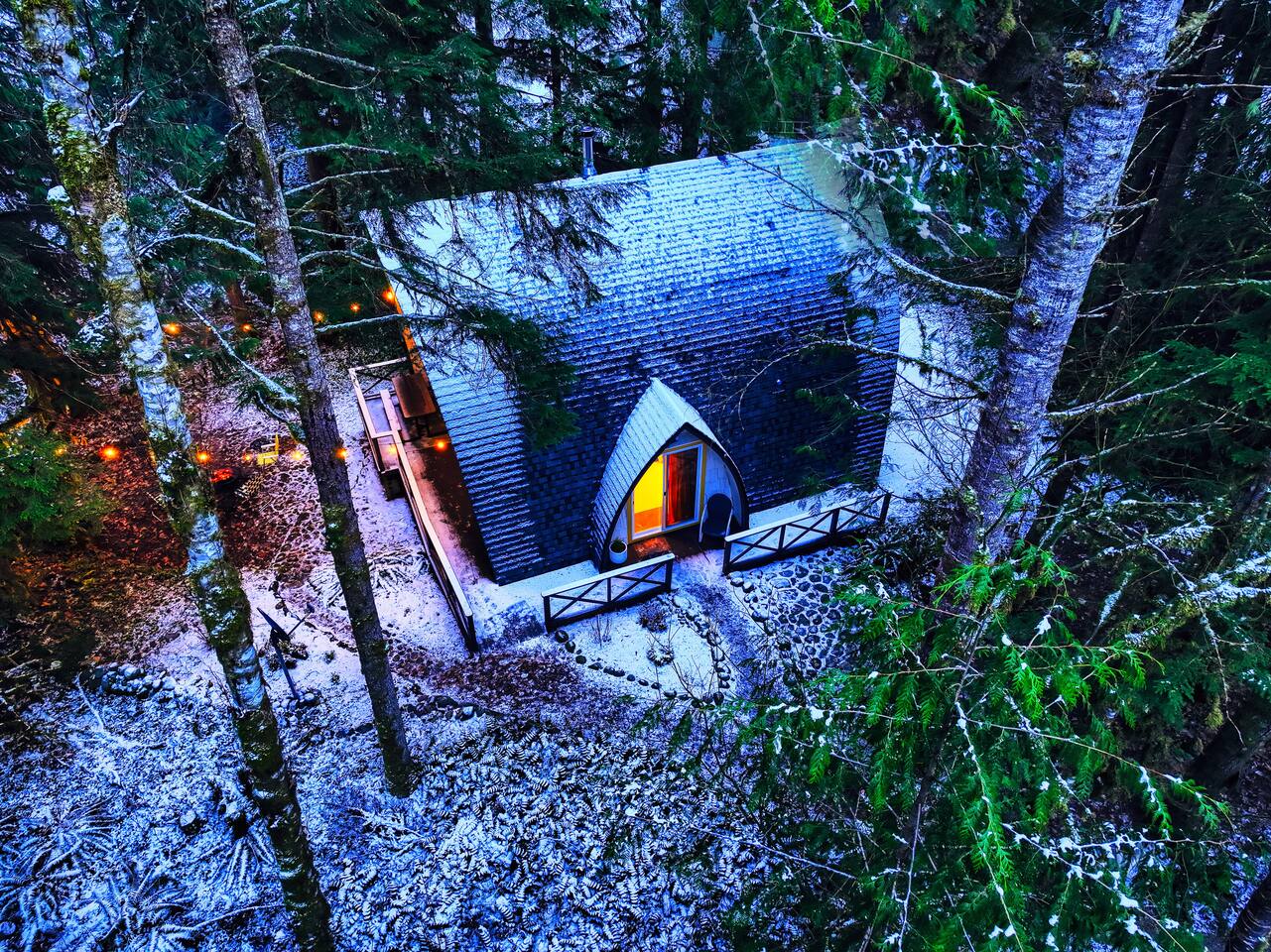 Arched A-frame • Cozy Hideaway w/ Wood Fireplace