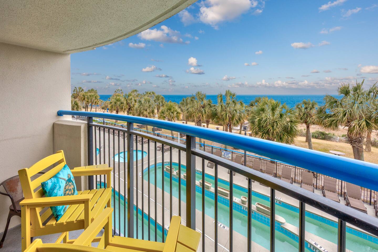 Myrtle Turtle: Oceanfront, indoor pool, hot tubs!