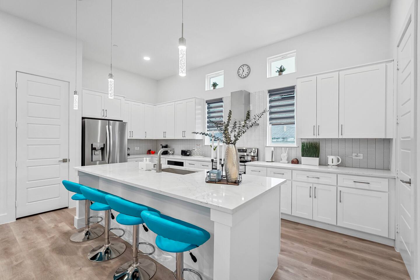 Upscale 2BR Hideaway, Ensuite Bliss, Pet-Friendly — photo 3