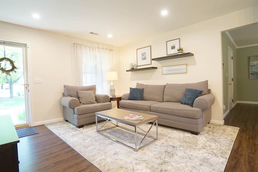 SE Cary | King Main | Ranch w Fenced Yard | Patio