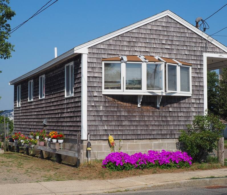 Sandy Toes Salisbury Beach Cottage