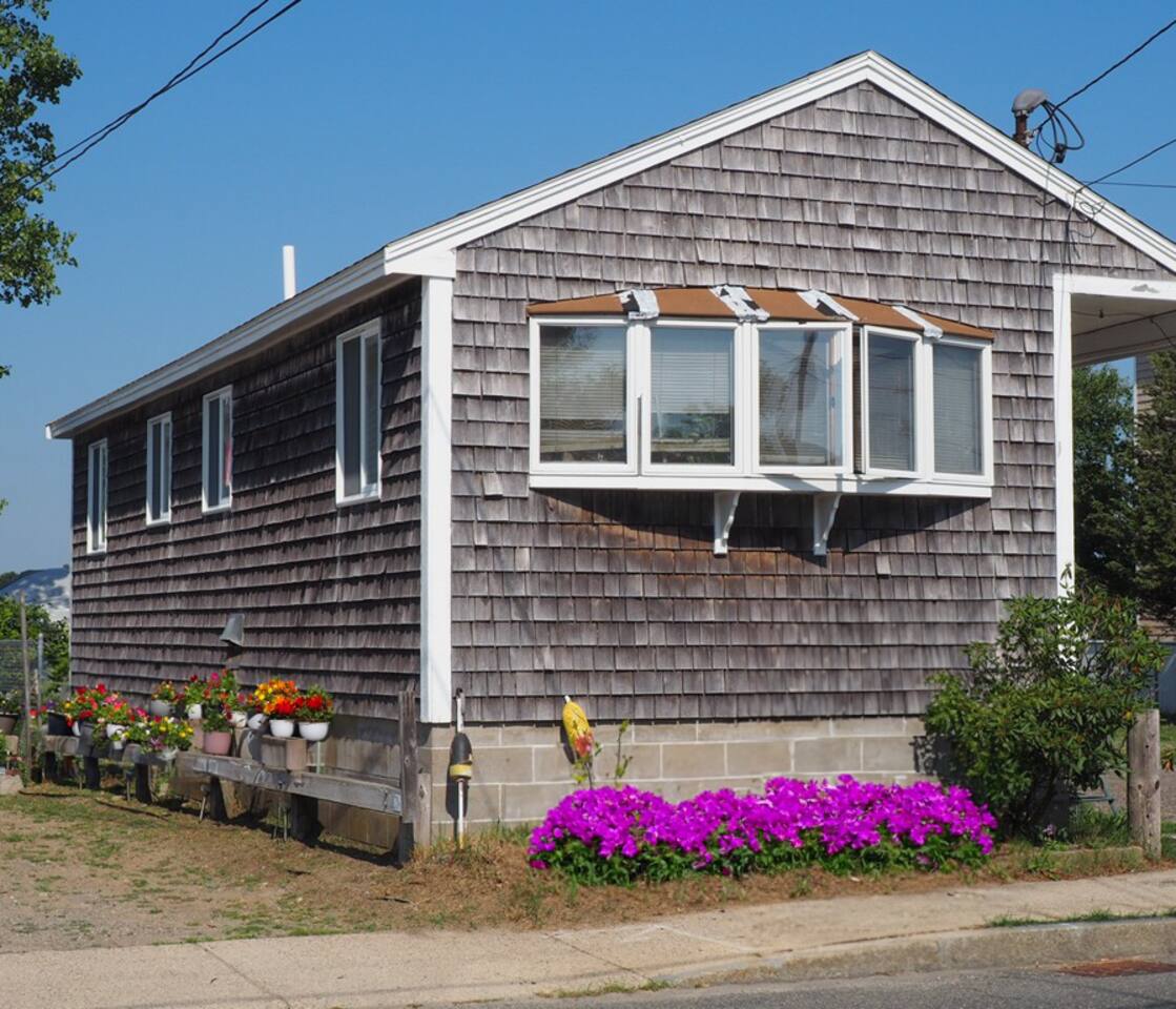 Sandy Toes  Salisbury Beach Cottage