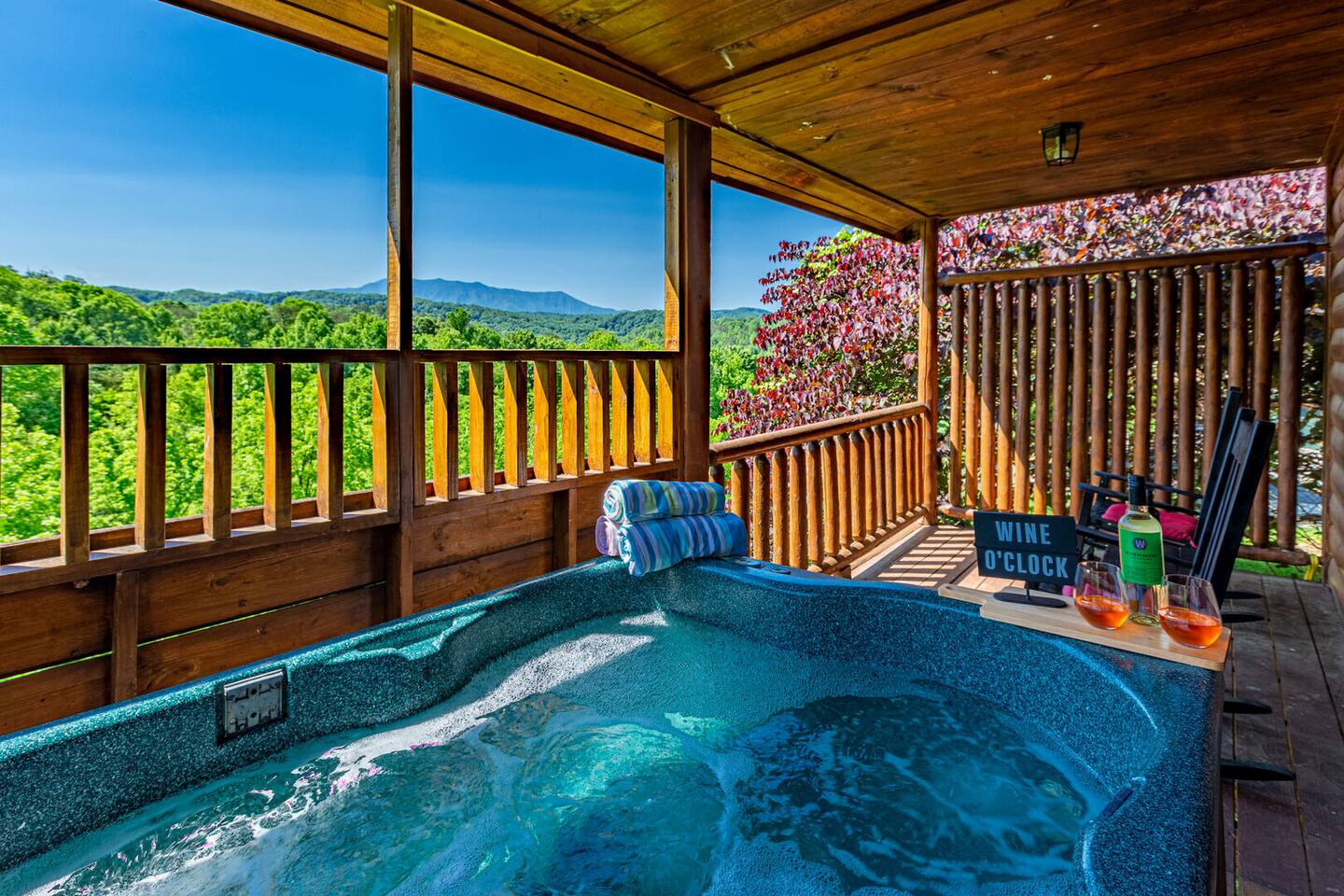 Honeymoon Suite! Amazing Views, Jacuzzi & Hot Tub