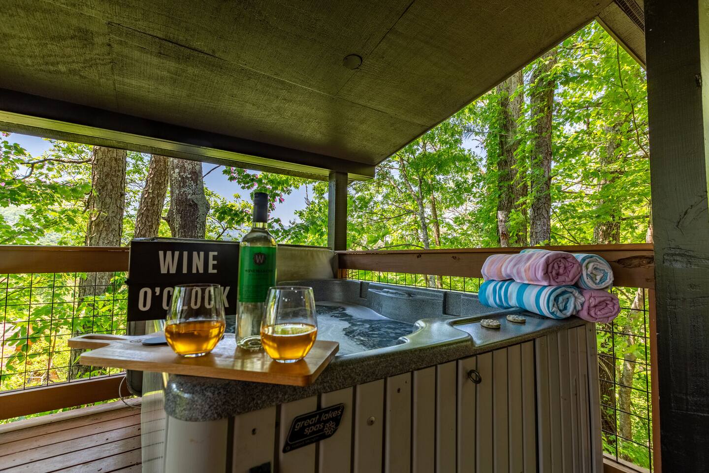 Family & Pet Friendly! Hot Tub, Views & Pools!