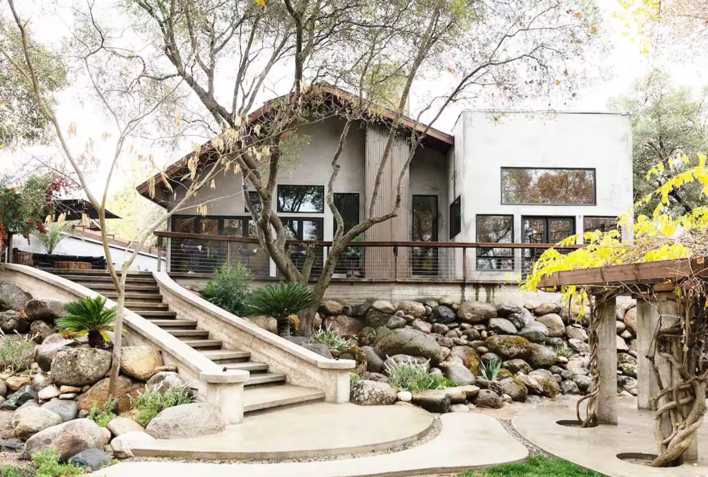 River Magic - Riverfront Family Fun & Lux Design - Holiday Home