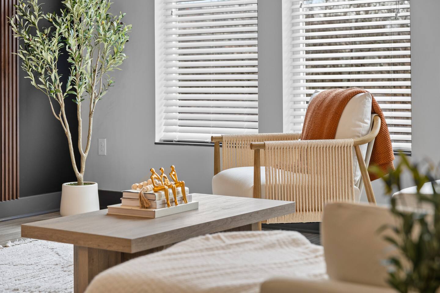 2BR KING Lux Oasis|Near Downtown|WiFi|POOL|Parking