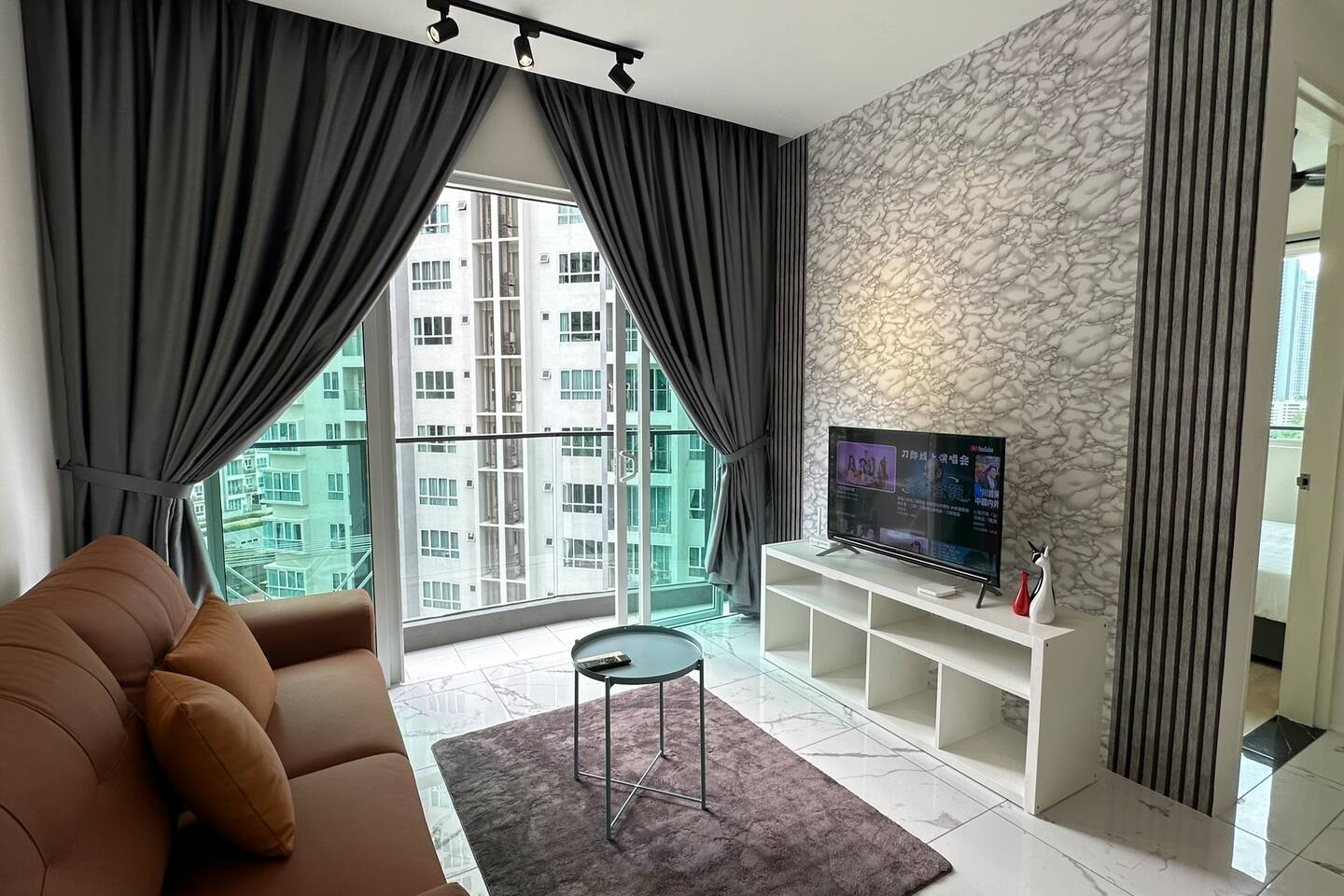 Luxe 1BR 2pax @ QueensBay •Washer •Kitchen •WiFi