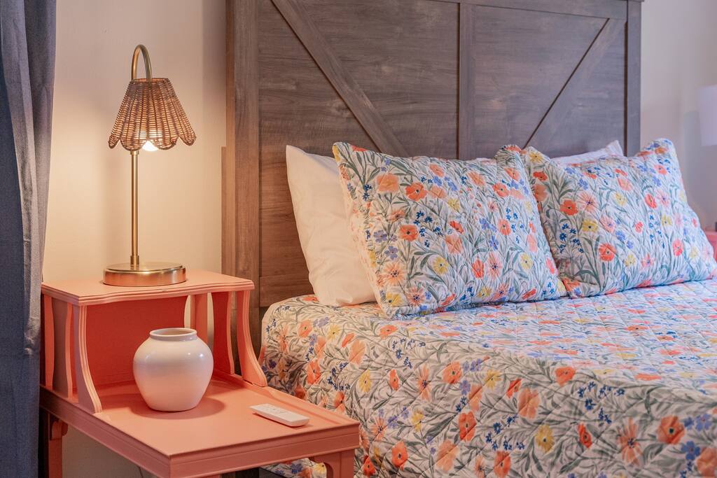 Jaguar Retreat - Spacious 4 Bedroom @ USA