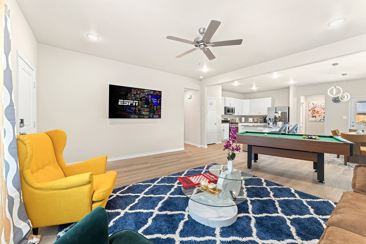 Stylish Charming 3BD/2BA King bed close to TexTech