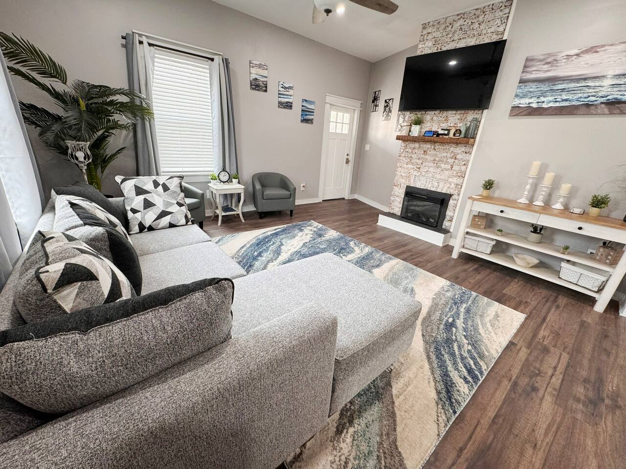 2bd/1ba Home-Minutes from Casino