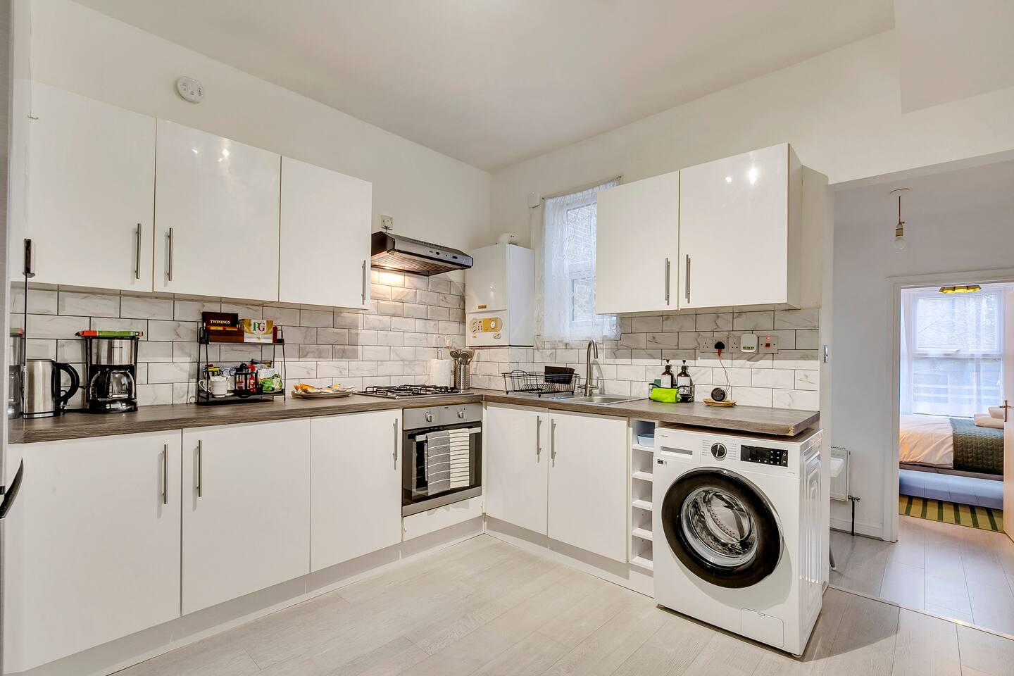 Work crew housing—fast WIFI & secure van parking