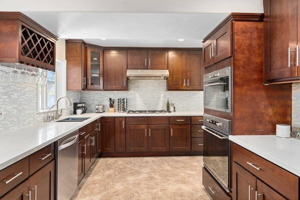 Spacious Home - Yard - Game Room