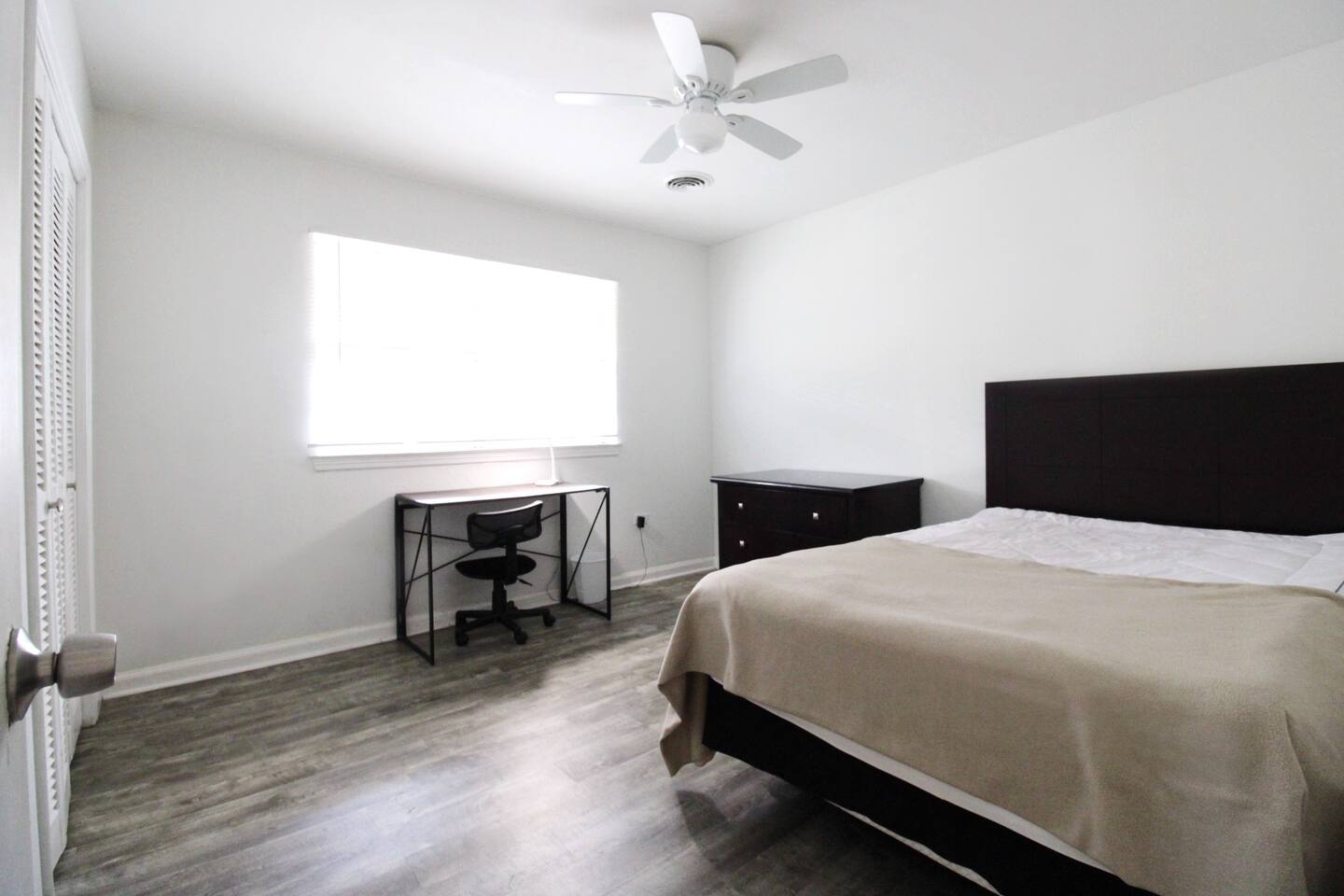 Male Med Student Housing— Junior Suite, Room #4
