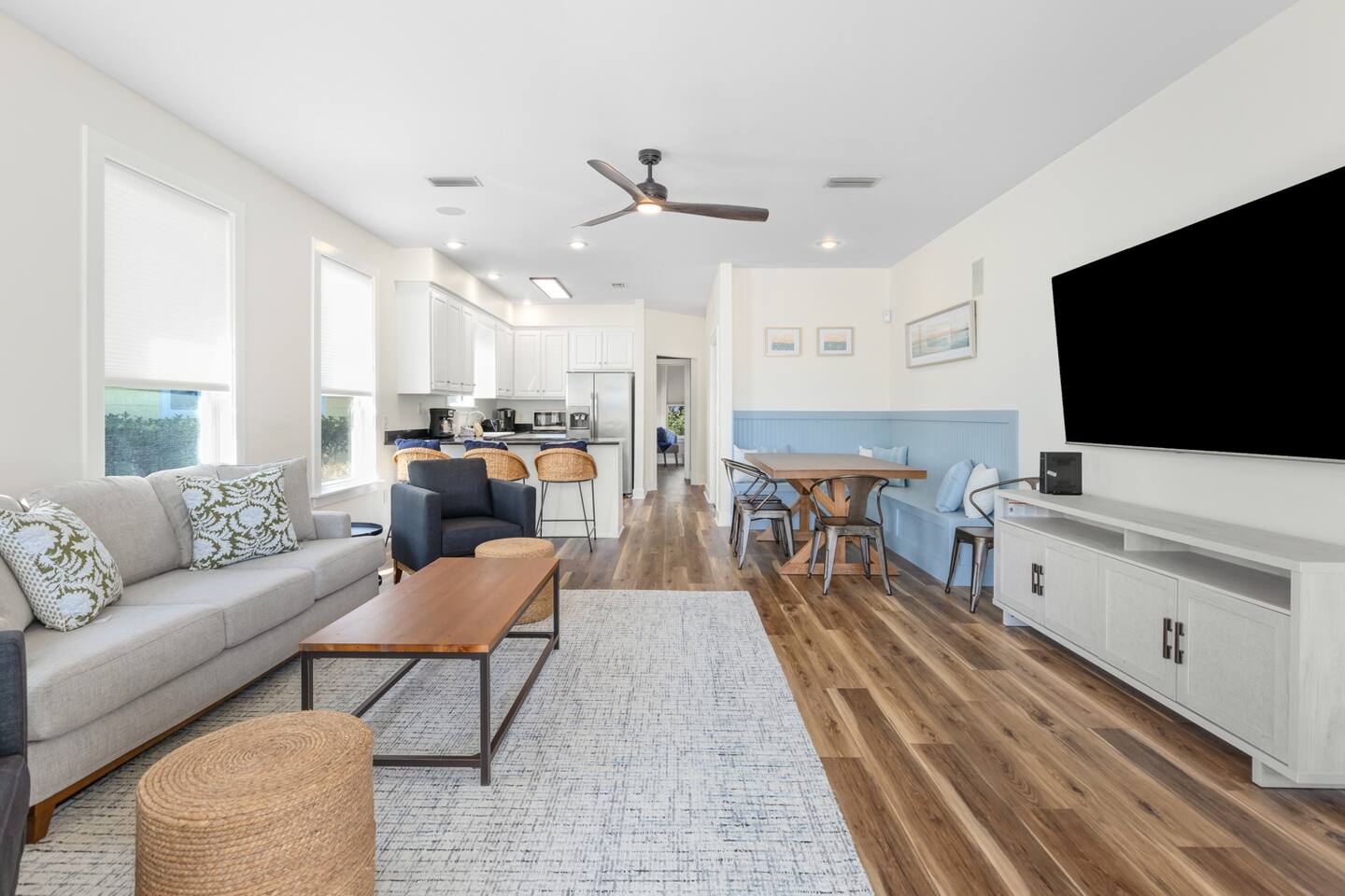 Furry friends on 30A! Walk to beach! 4 Bikes! Pool