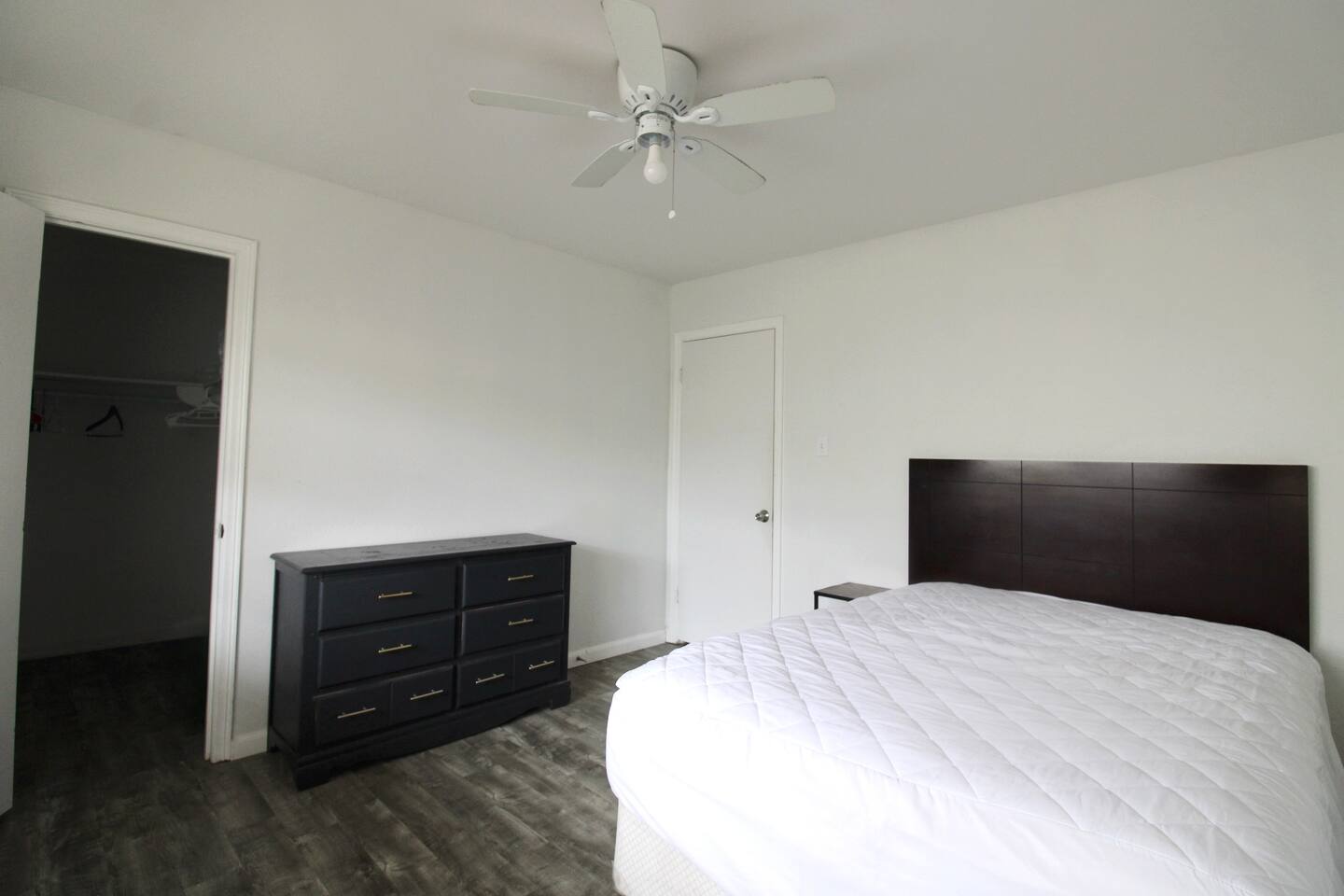 Male Med Student Housing— Junior Suite, Room #3