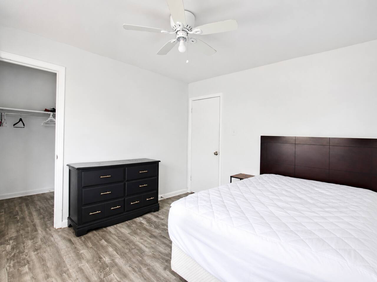 Male Private Jr Suite | Spacious Home | Room #3