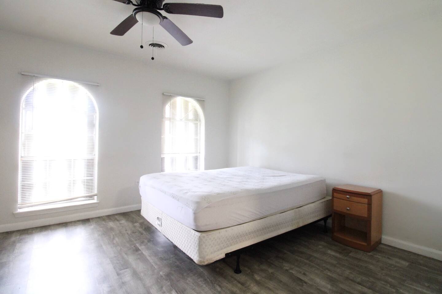 Male Med Student Housing— Executive Suite, Room #1