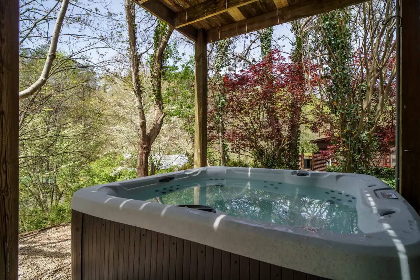 Easy Street Mountain Retreat - 2 BR with Hot Tub