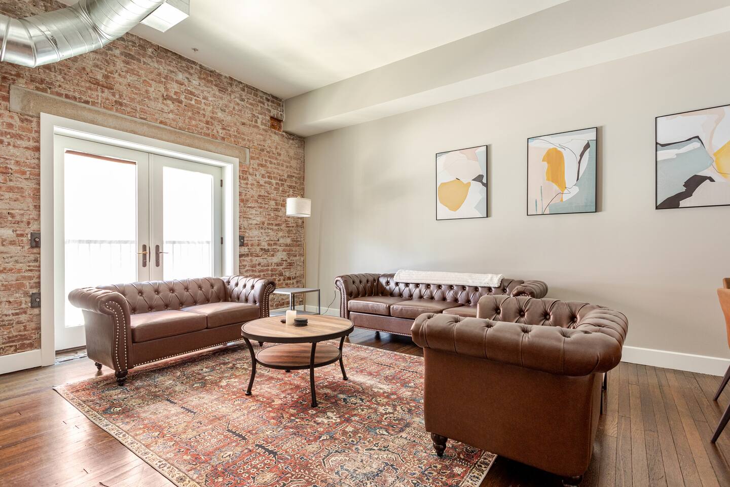 McOuat Place 5B Luxury Loft Near Gainbridge