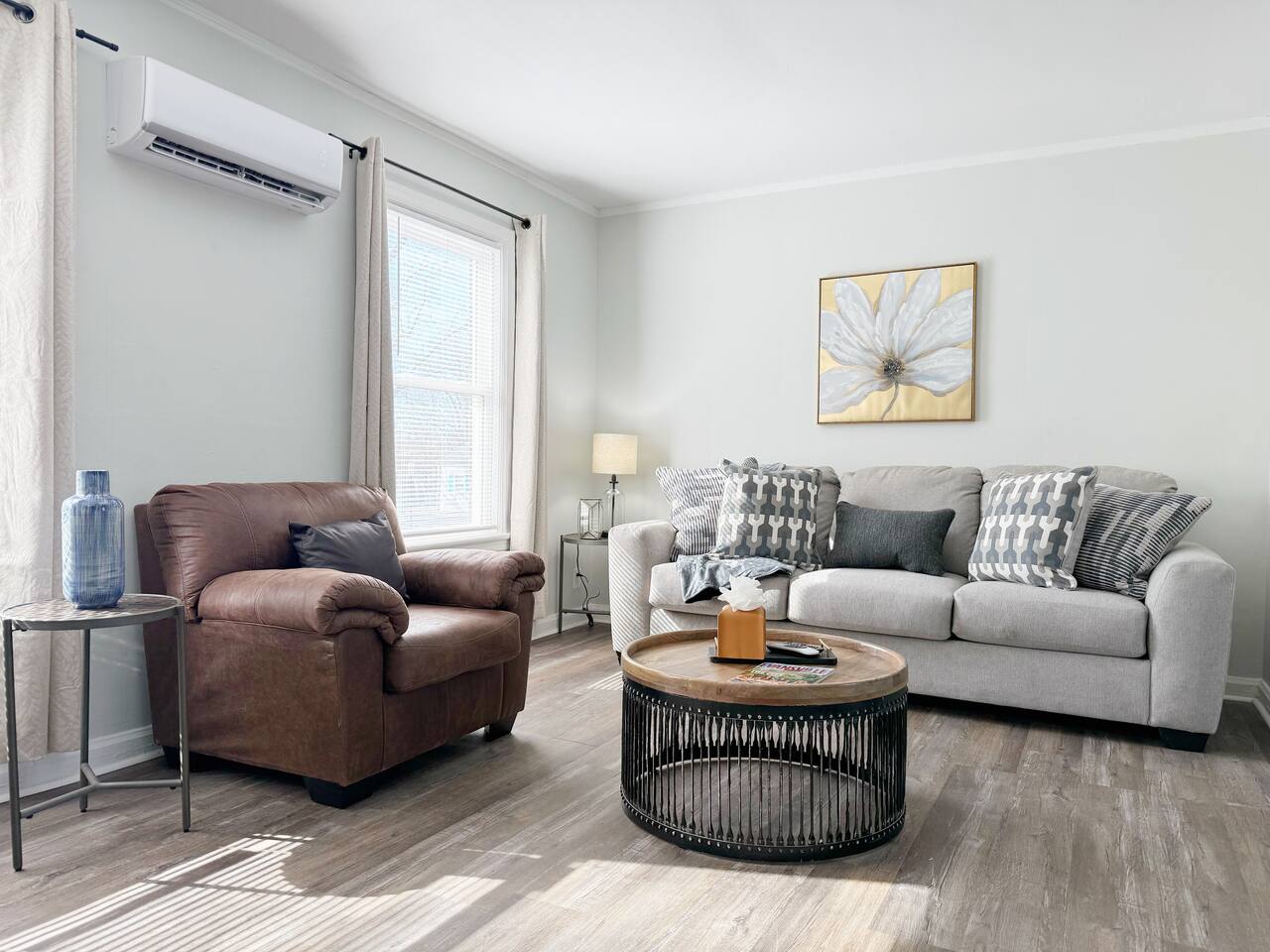 Riverside A2 | QUEEN 2BD/1BA Apt near River