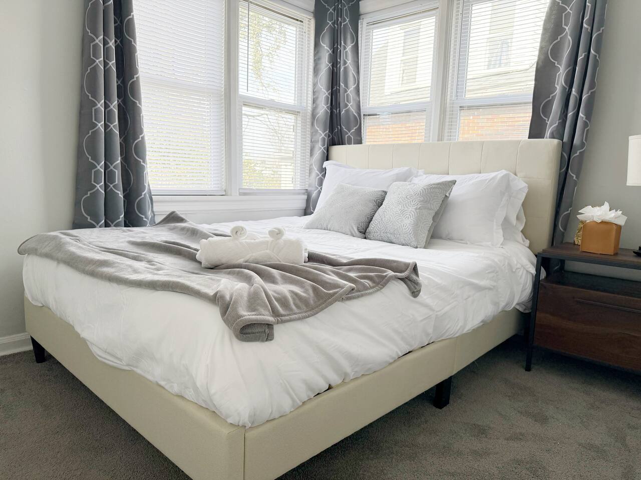 Riverside A2 | QUEEN 2BD/1BA Apt near River photo 5