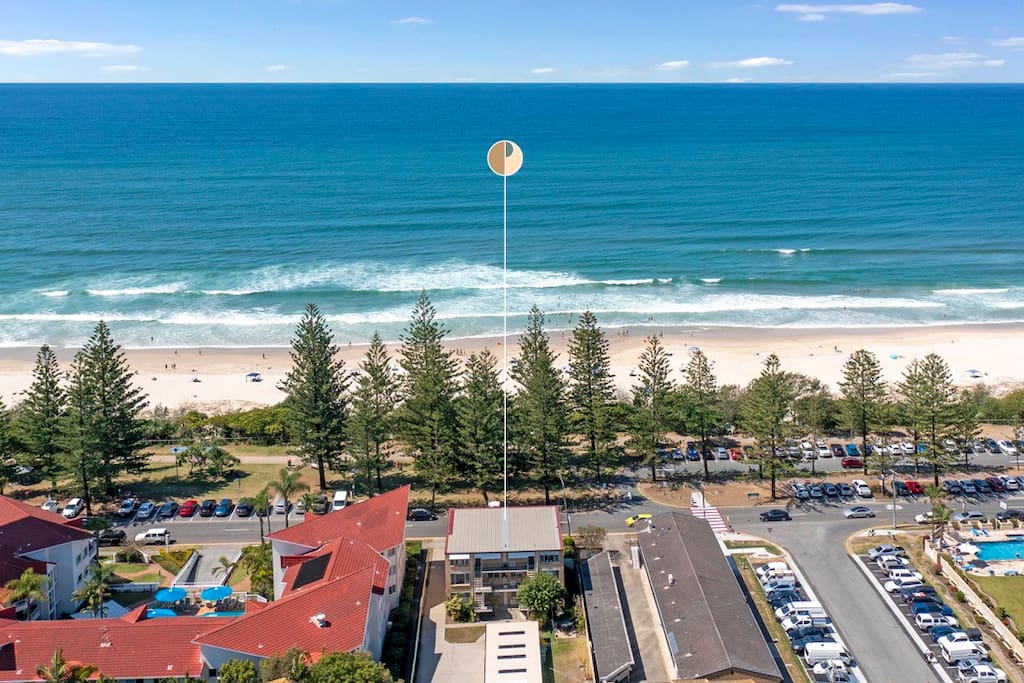 Beachfront Retreat at Burleigh | Peaceful and Cosy