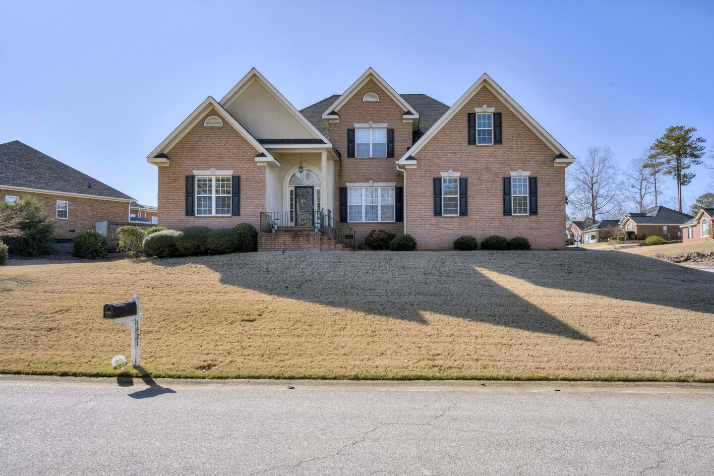 Masters 2025 - 3BD w/ Large Deck - SuperHost