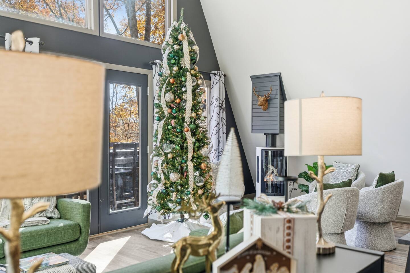 5Master ensuites~HotTub~Hiking~Campfire nights