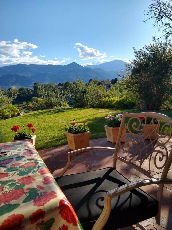 Stunning Mid-Century Modern Retreat with MTN Views