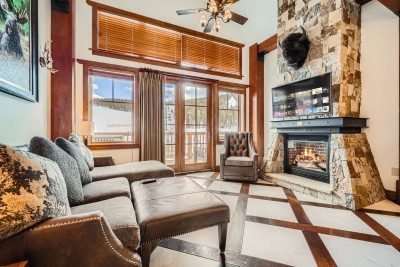 One Ski Hill 8506 Peak 8 Luxury Ski In Ski Out Slope Side Penthouse Near Gondola