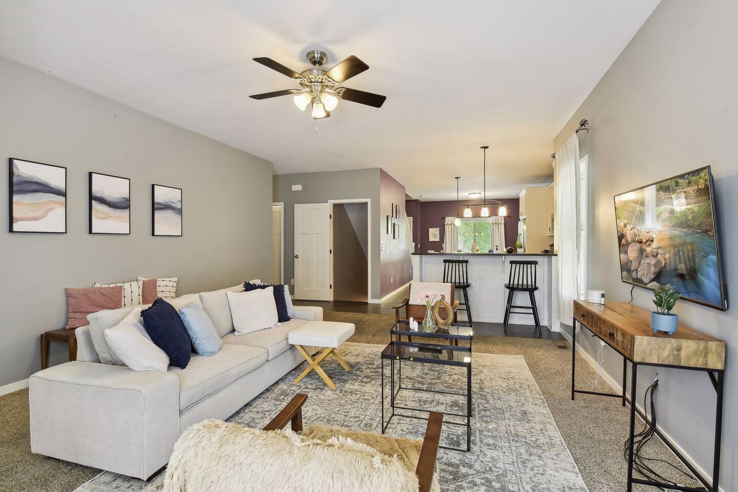 Sleeps 12 | Basketball Court | Basement Game Room — photo 3