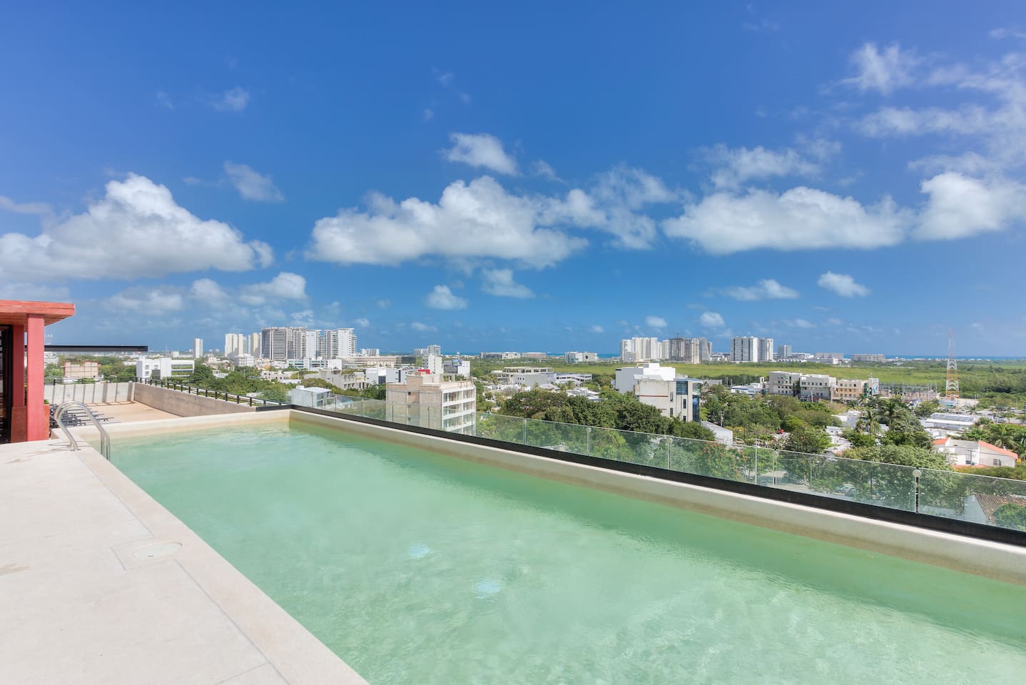 Céntrico departamento con alberca / gym / cowork