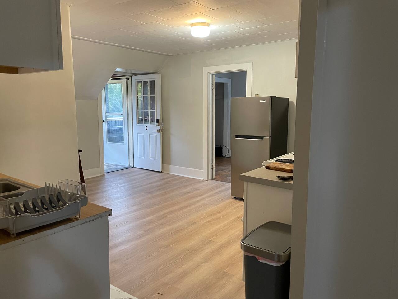 Quiet & Cozy 2bdrm walk anywhere pet friendly