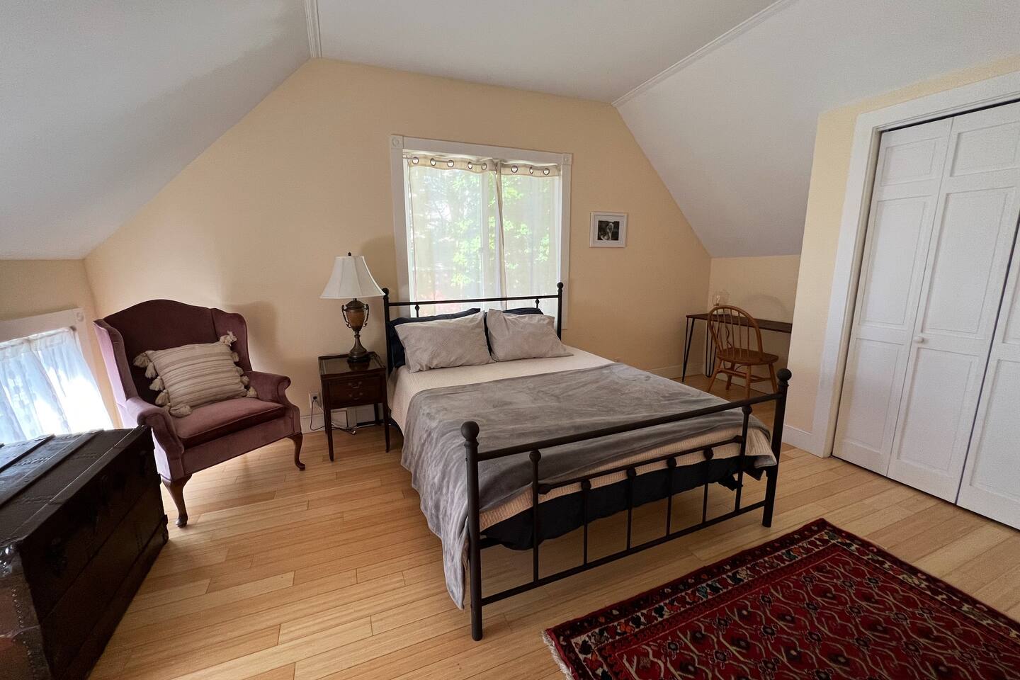 Carriage House in Heart of Downtown Burlington