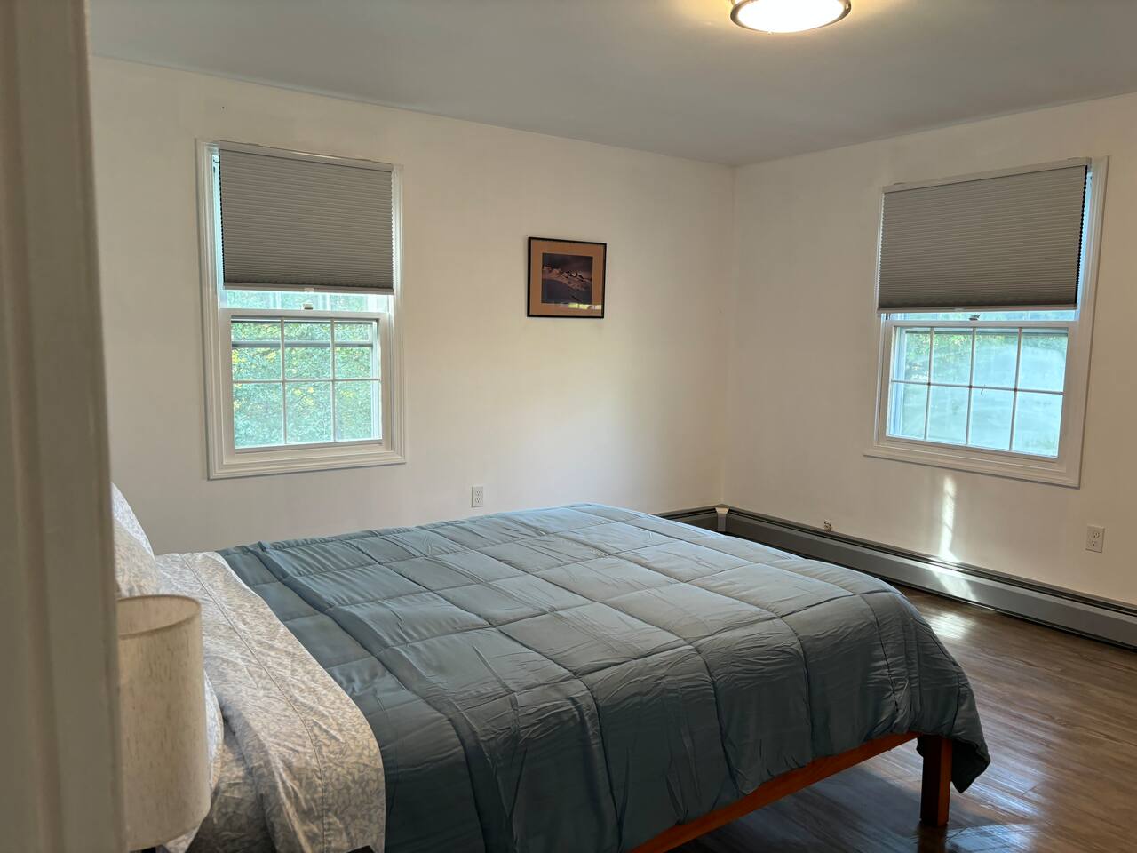 15 min from Burlington 2 queen beds